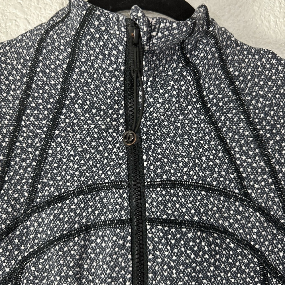 Lululemon Define Jacket Frozen Fizz White Black Size 6 - Picture 5 of 5